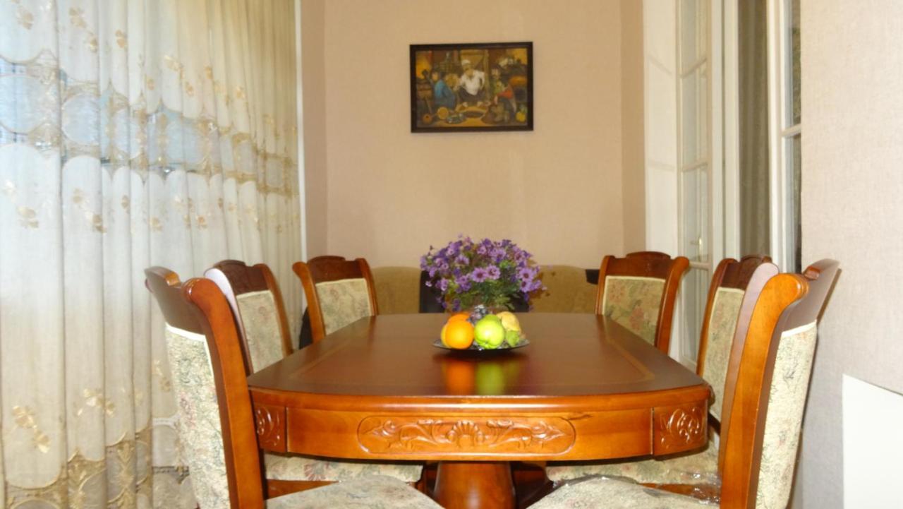 Apartment Vake-Saburtalo Tbilisi Luaran gambar